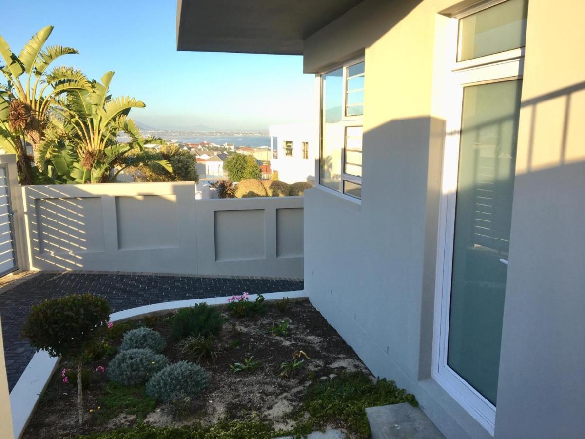 Vermont Hermanus - Views, Sunny, Right On The Sea Exterior photo