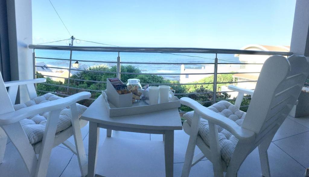 Vermont Hermanus - Views, Sunny, Right On The Sea Exterior photo